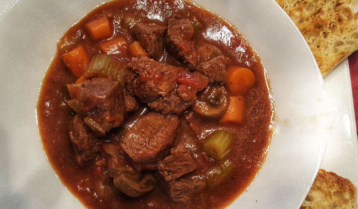 Jakie mięso na gulasz? Wiele osób popełnia w tym momencie karygodny błąd