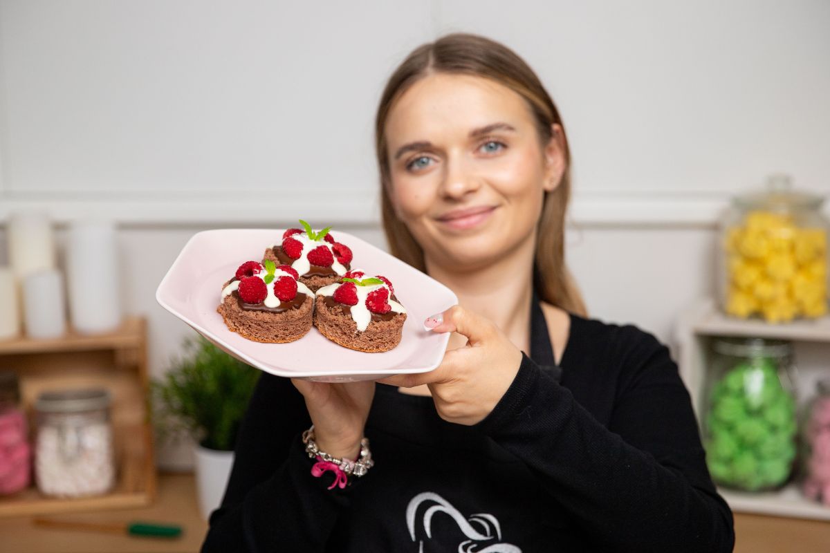 Malinowo-czekoladowe desery w wydaniu mini zapadają w pamięci na bardzo ...