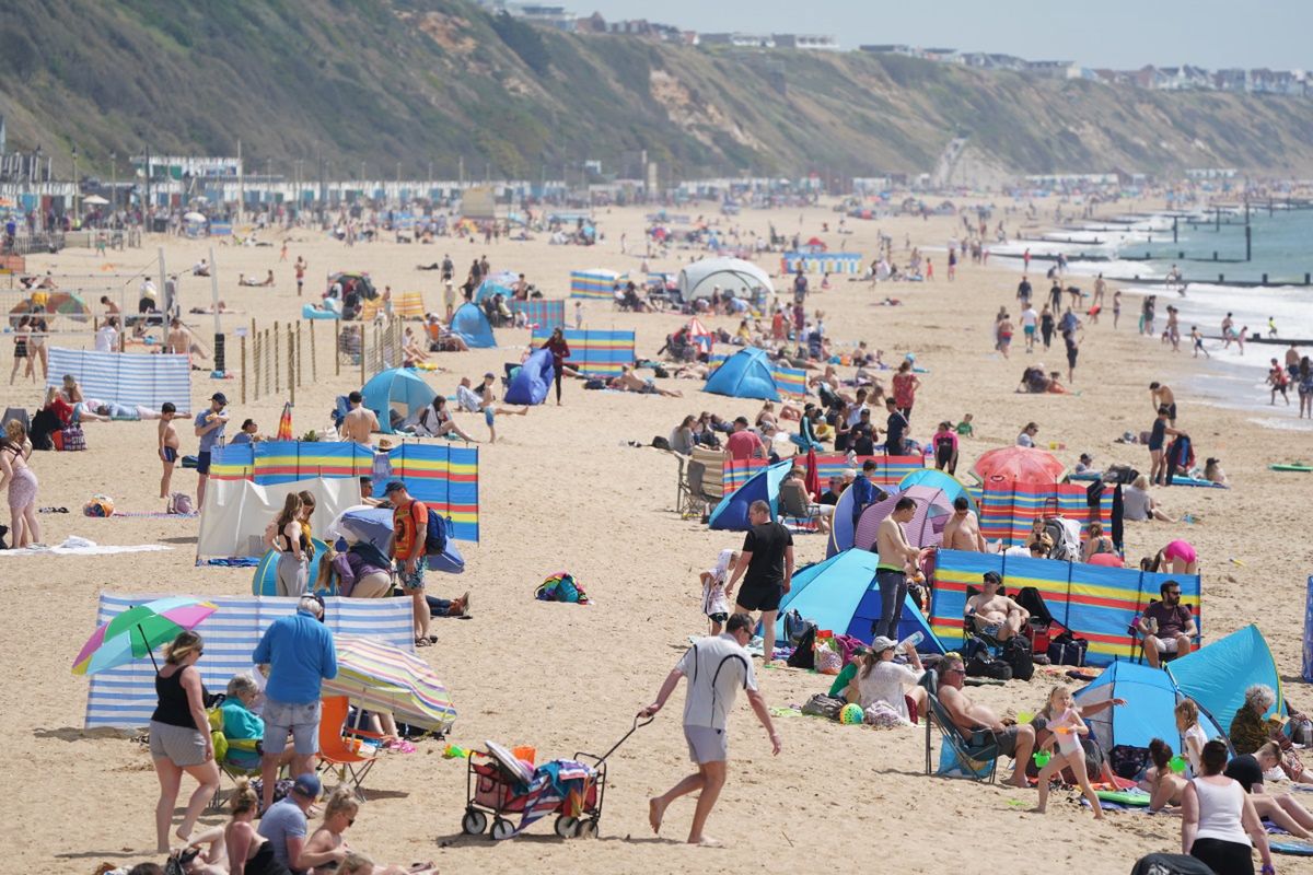 Wielka Brytania. 15-latka zgwałcona na zatłoczonej plaży w Bournebouth - o2