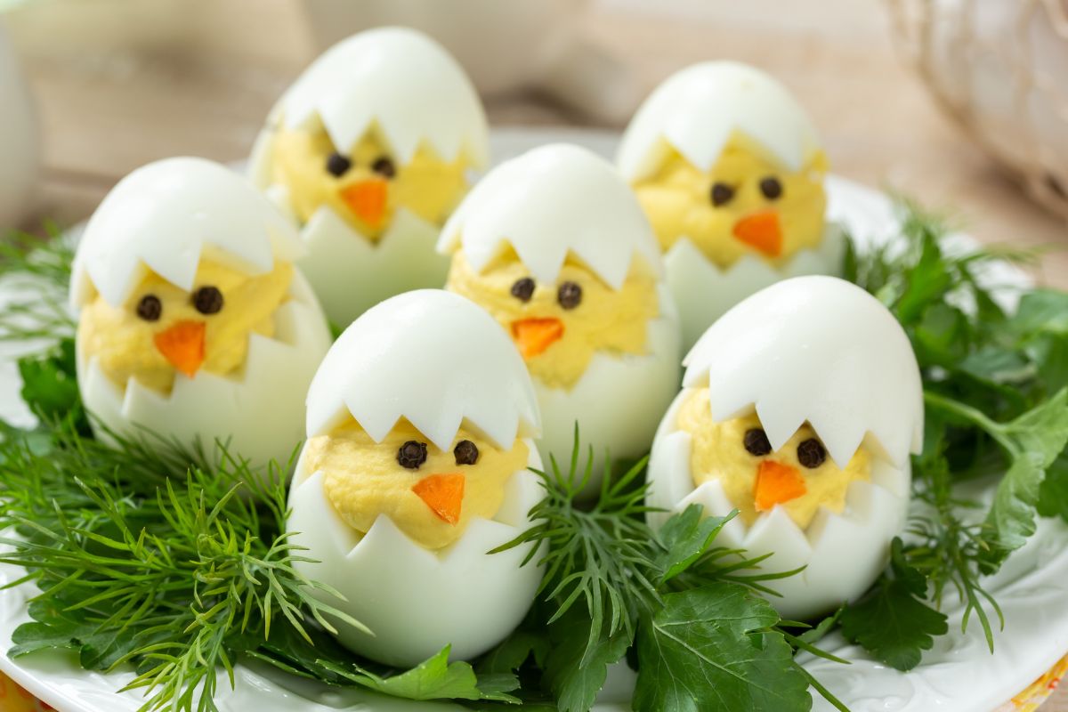 Kreative Ideen für köstliche Osterdekorationen und Küken-Snacks