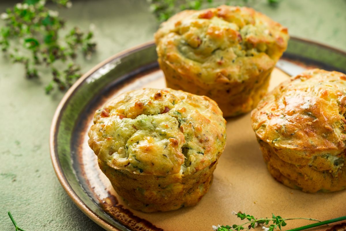 Genussvoller Start: Herzhafte Frühstücksmuffins ohne Mehl