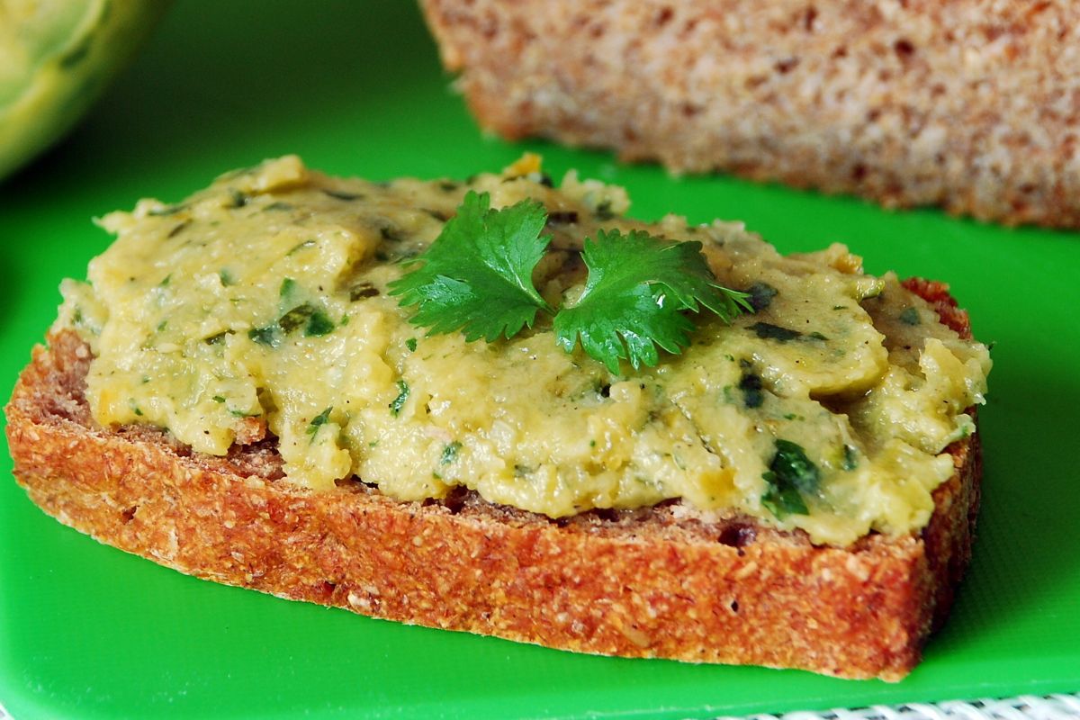 Dicke Bohnen-Paste: Frühlingsfrische für dein Sandwich