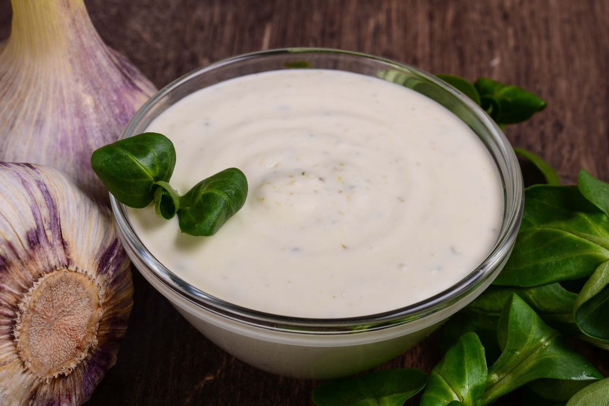 Mastering restaurant-style garlic sauce. A secret ingredient unveiled