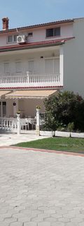 Apartmanok Parkolóhellyel Palit, Rab - 4990 Palit