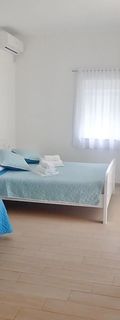 Apartmani Kiwi Starigrad