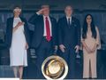 Przypatrz się dobrze, kto stał obok Trumpa