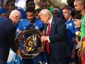 Trump zabrał trofeum Chelsea. Zostawi je w gabinecie