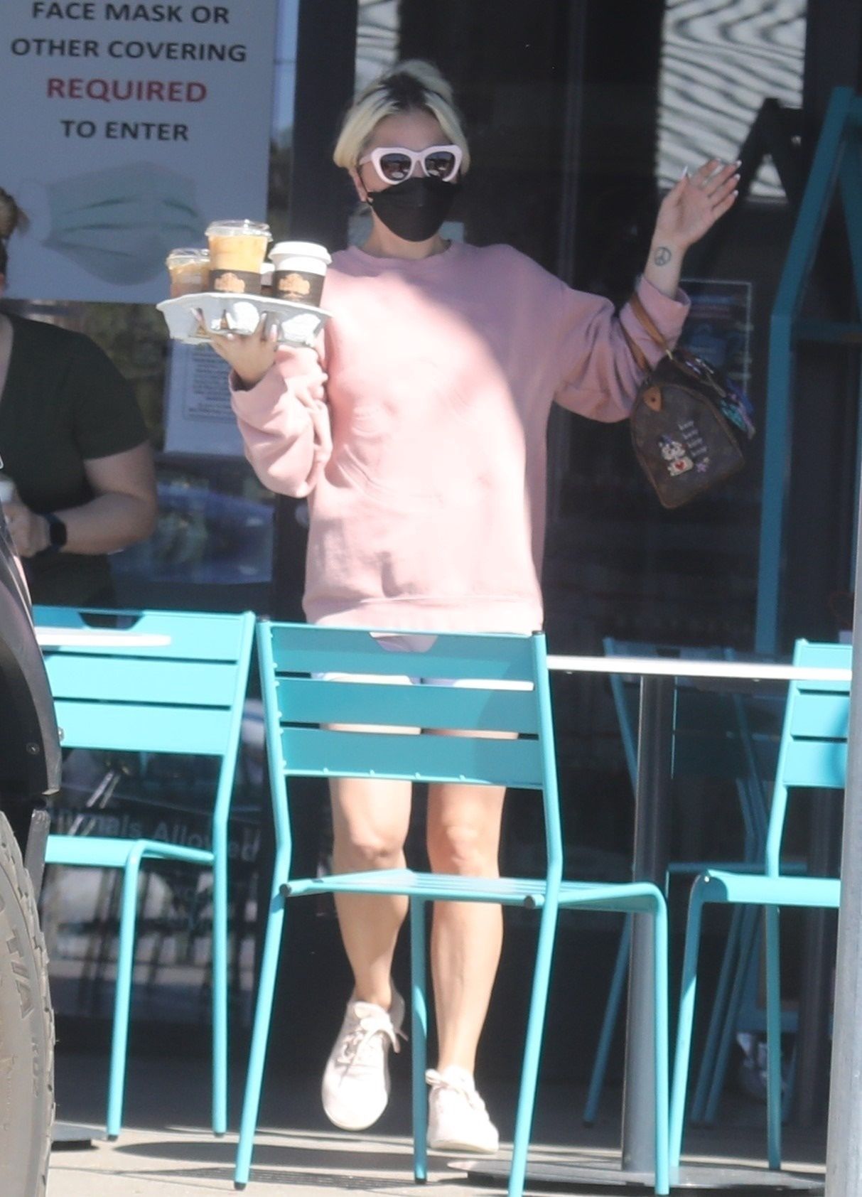 Lady Gaga Wears Short Shorts & Louis Vuitton Purse After SAGs — Photo –  Hollywood Life
