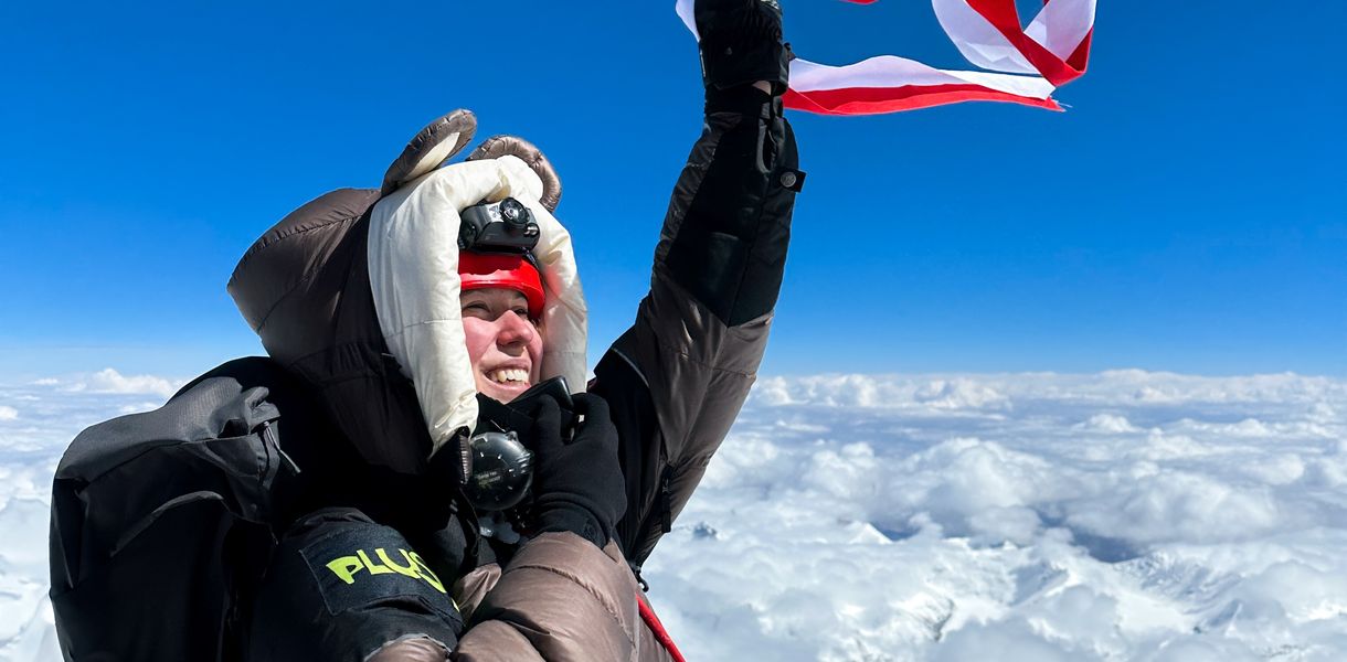 Zoja Skubis na szczycie Mount Everest