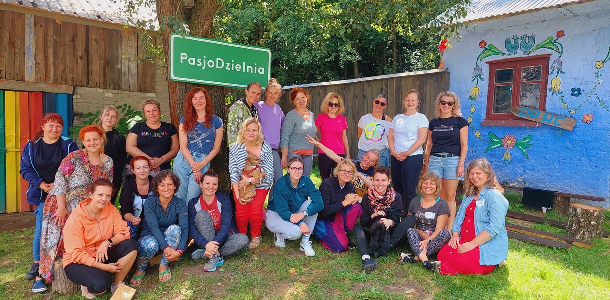 Uczestniczki zajęć prowadzonych w PasjoDzielni