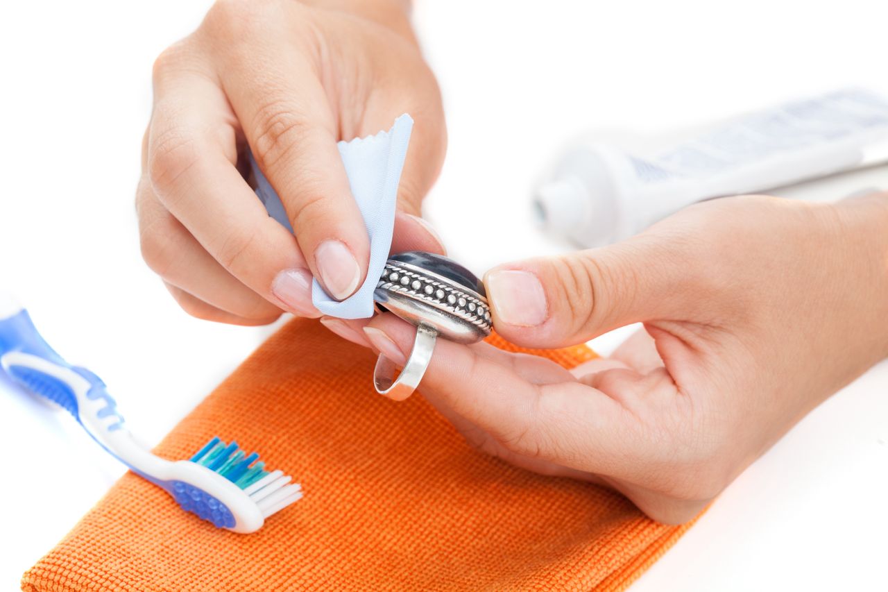 Cleaning silver at home remedies outlet