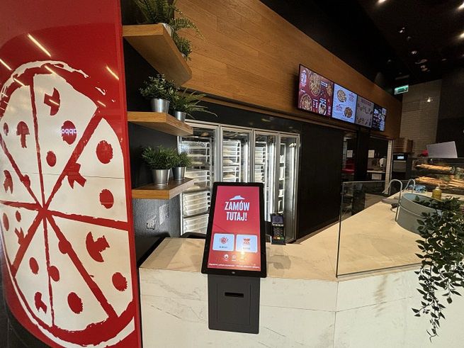 W Pizza Hut zamówienie do stolika poda robot