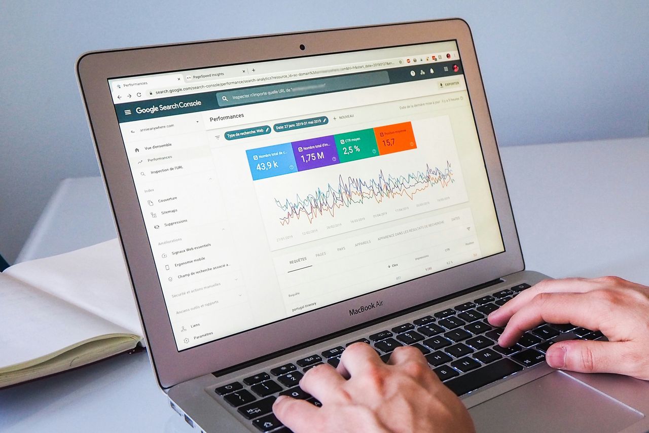 AI zmienia krajobraz internetu. Tak boty zastępują "ludzki" ruch na stronach