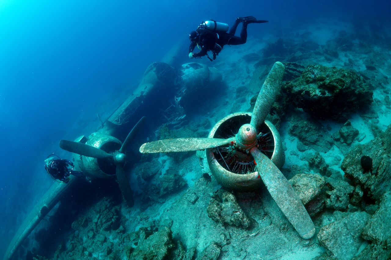 Ex-US Air Force officer finds Amelia Earhart's plane remains 90 years  later, deep in the Pacific