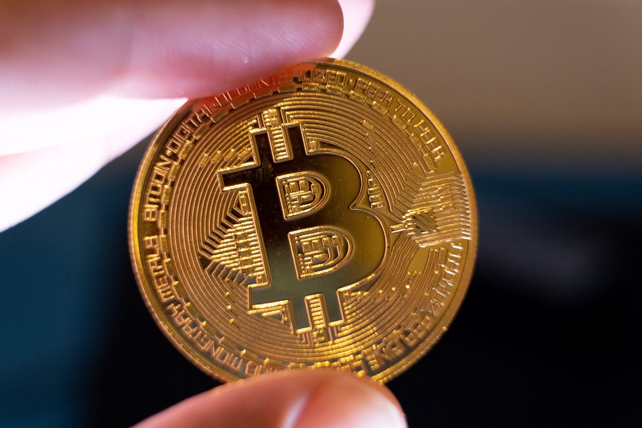 Akcja CBZC. Zatrzymano podejrzanych o oszustwa internetowe