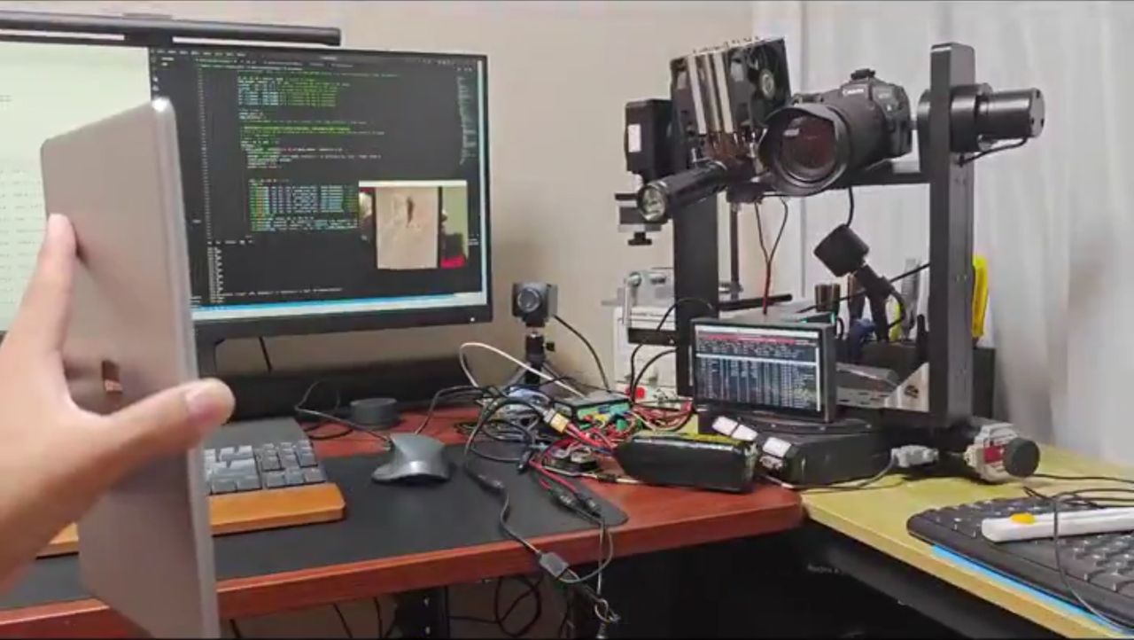 Zbudował w domu laser na komary. AI sama wykrywa cele