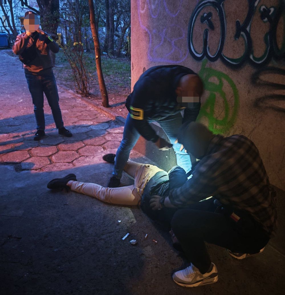 Paliwowy rekordzista w rękach policji. 39 kradzieży w kilka miesięcy i jazda bez prawa jazdy