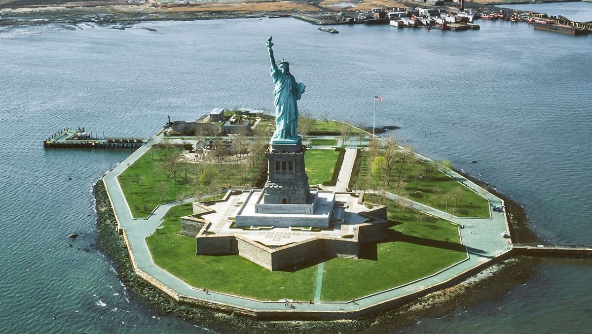 Najdrogocenniejsze prezenty w dziejach. Oto przykłady