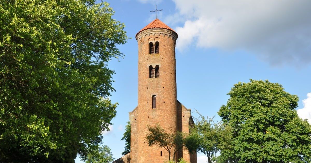 Romański kościół św. Idziego w Inowłodzu. Historia i tajemnice