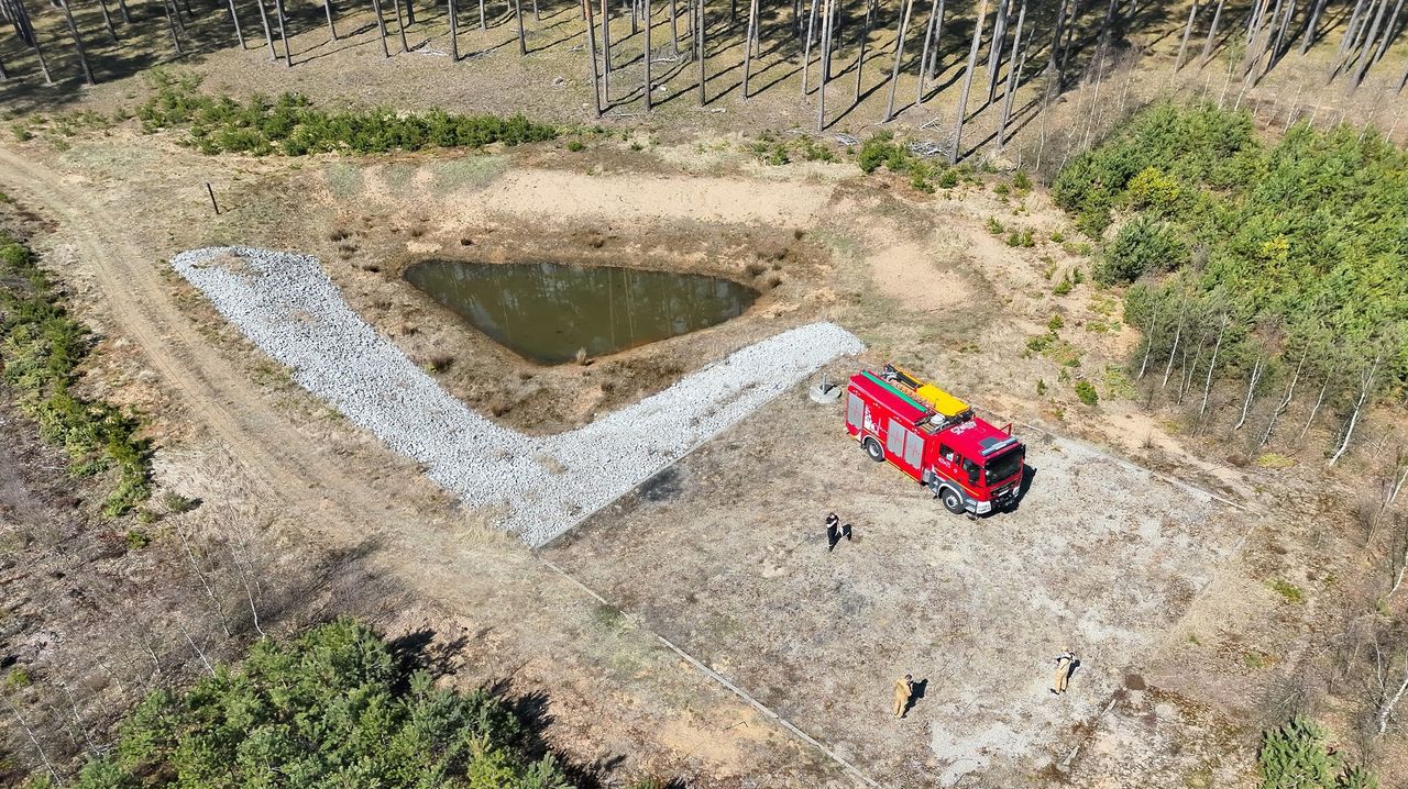 Strażacy sprawdzili dostęp do wody - zanim las stanie w ogniu