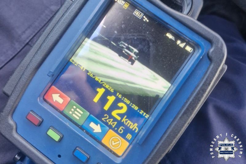 4000 zł mandatu i utrata prawa jazdy za zbyt szybką jazdę w Wyszmontowie