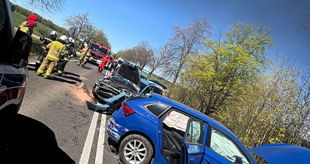 Poważny wypadek na DK 10. Ranne małe dziecko