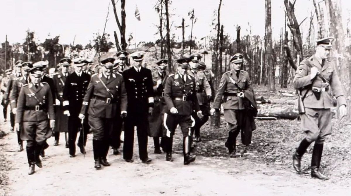 Tajna broń Hitlera. Kaczki dziennikarskie II wojny światowej