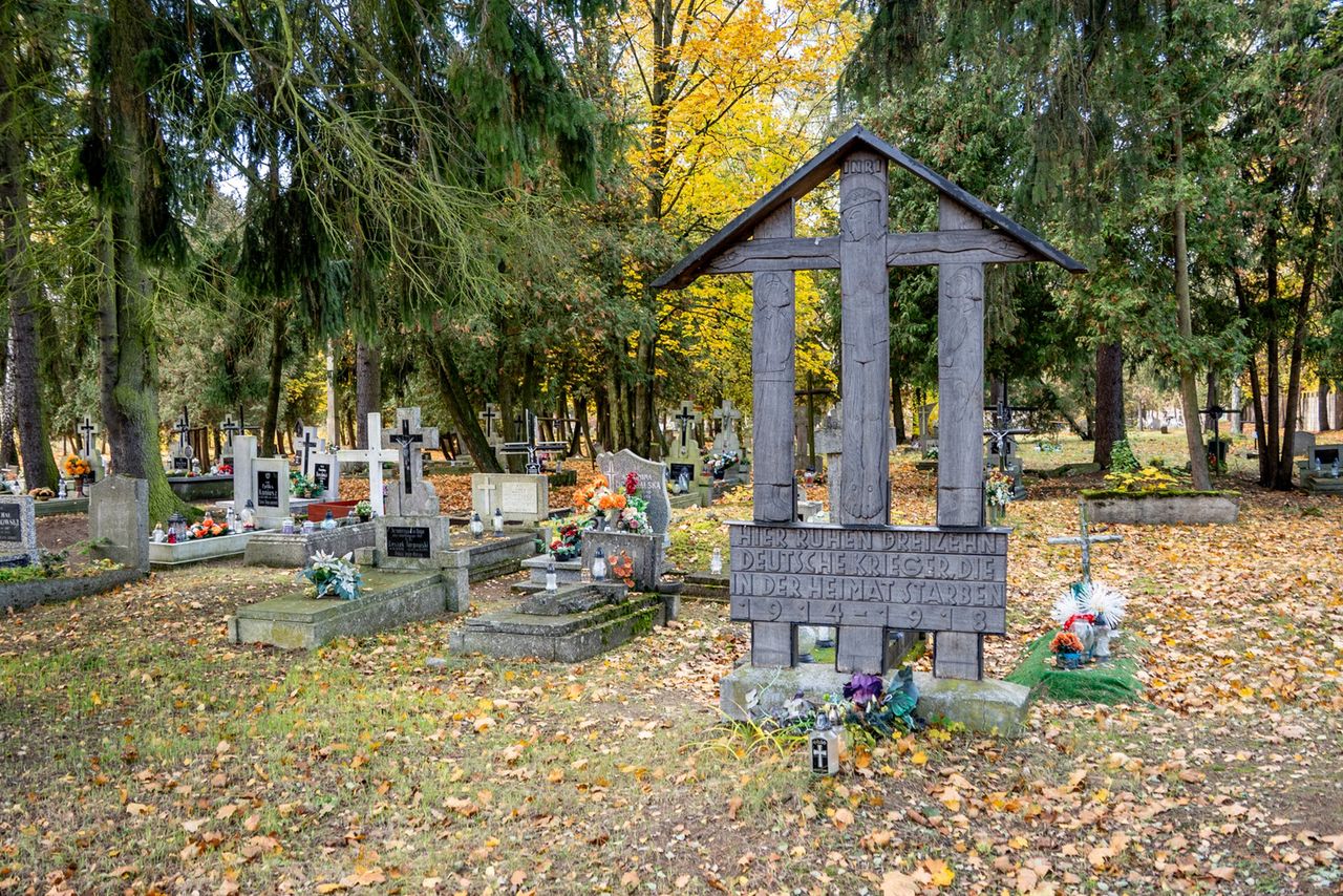 Zapomniany cmentarz w Pile skrywa niezwykłe historie. Mało kto wie, kto tu naprawdę spoczywa!