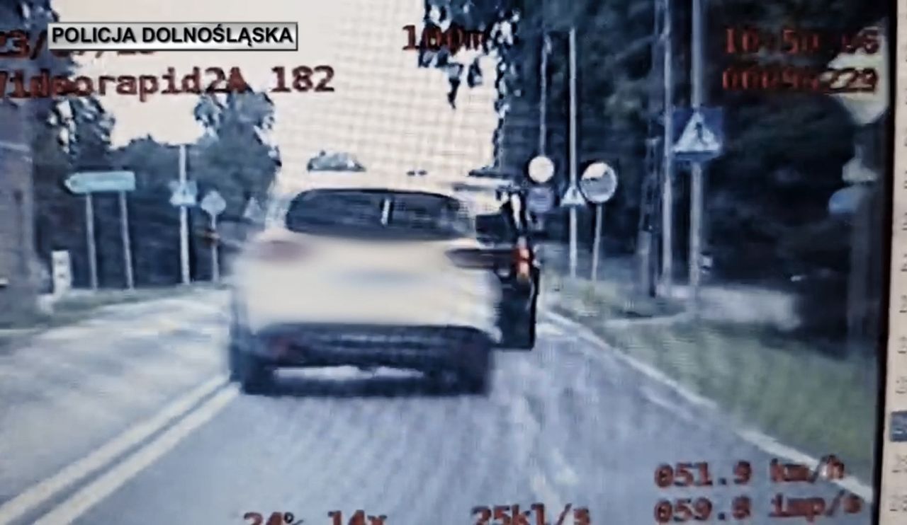 Szalona 45-latka straciła prawo jazdy. 2500 zł mandatu za brawurową jazdę!