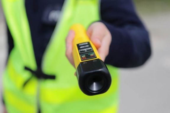 Nietrzeźwy kierowca zatrzymany w Kutnie. Policjant po służbie zapobiegł zagrożeniu!