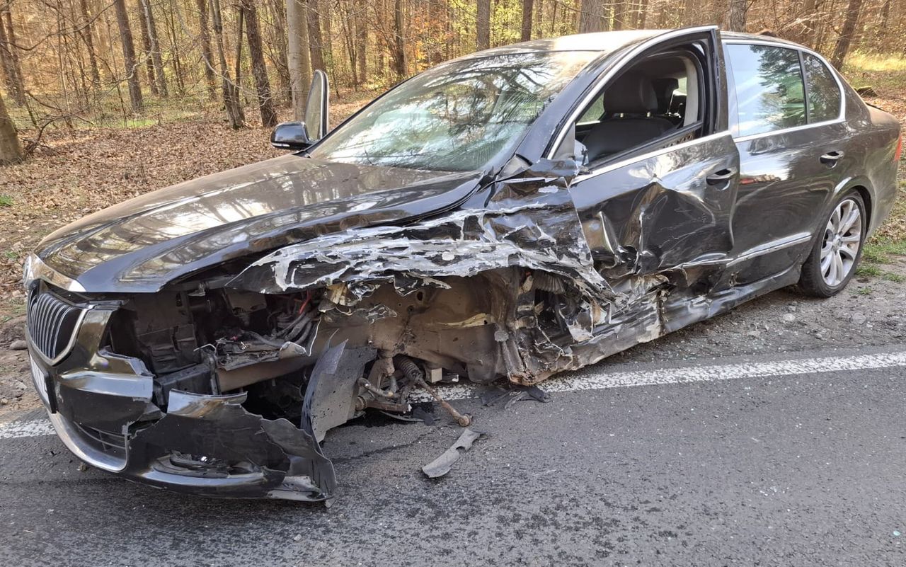 Groźny wypadek na DW 178. Trzy osoby w szpitalu