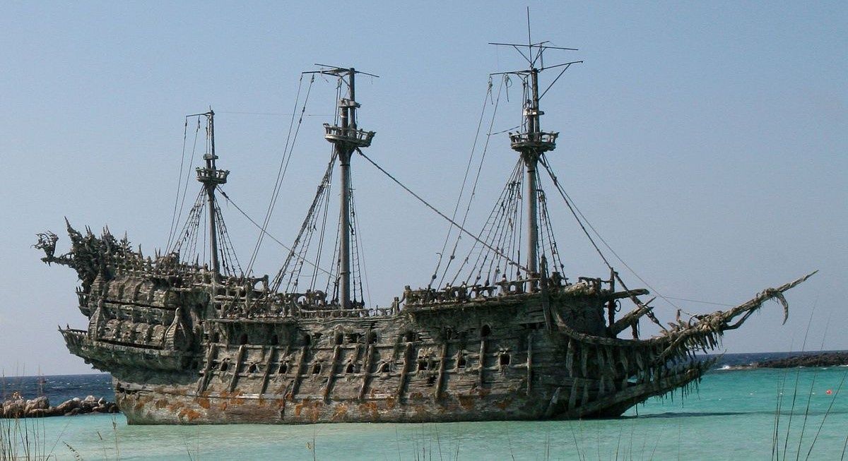 Holigost. Historia okrętu, którego nie dało się uratować