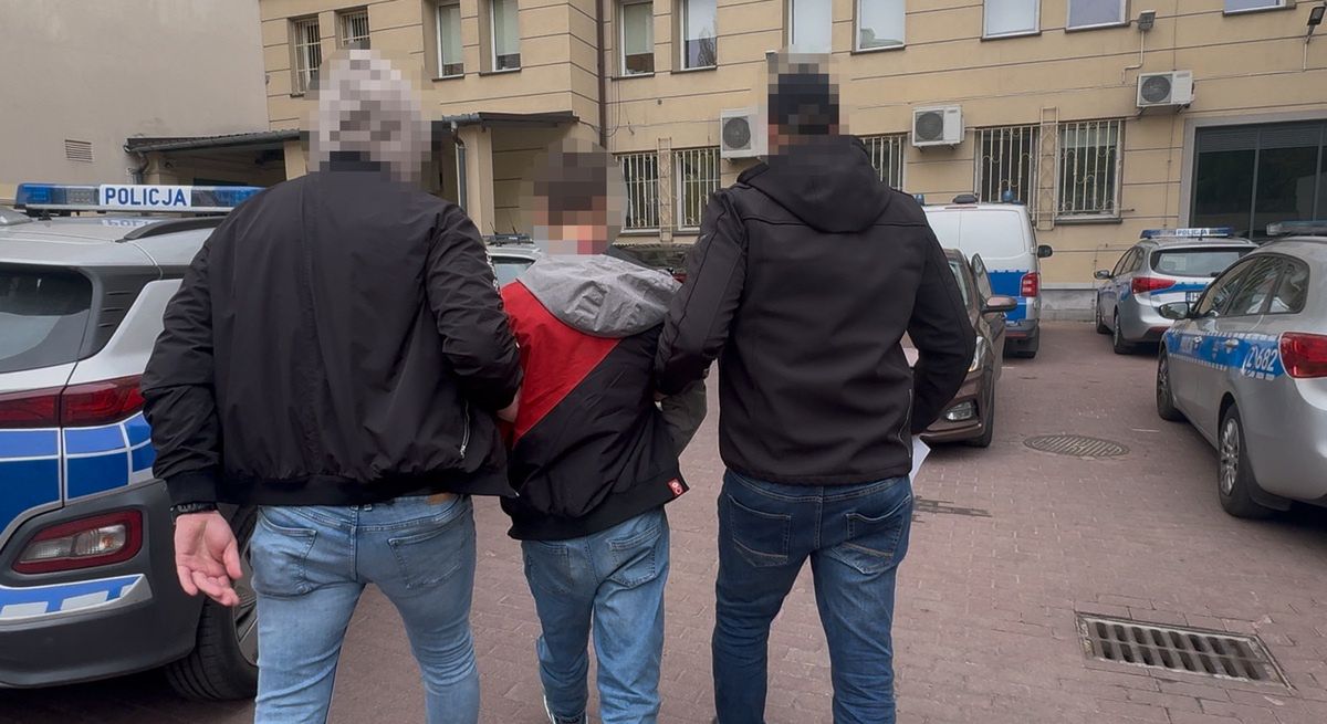 Brutalny atak pseudokibiców w centrum Warszawy. 15-latek pobity i upokorzony