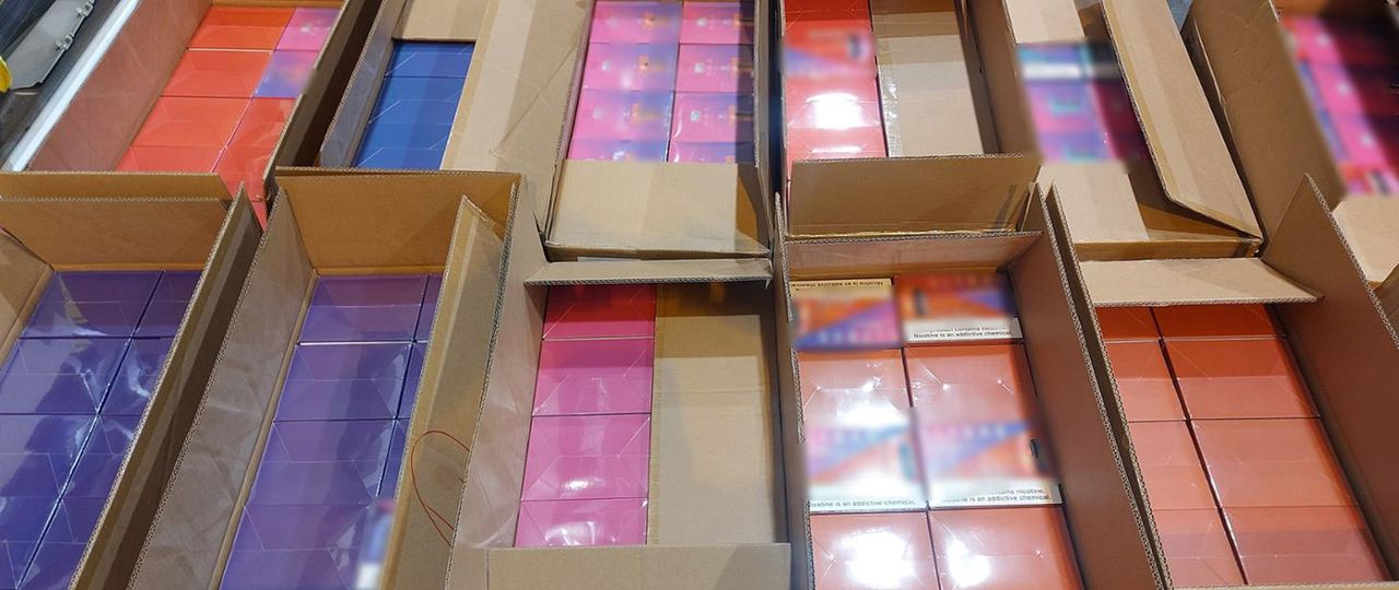 Kontrabanda za miliony zatrzymana na A18. Nielegalne e-papierosy w ciężarówce