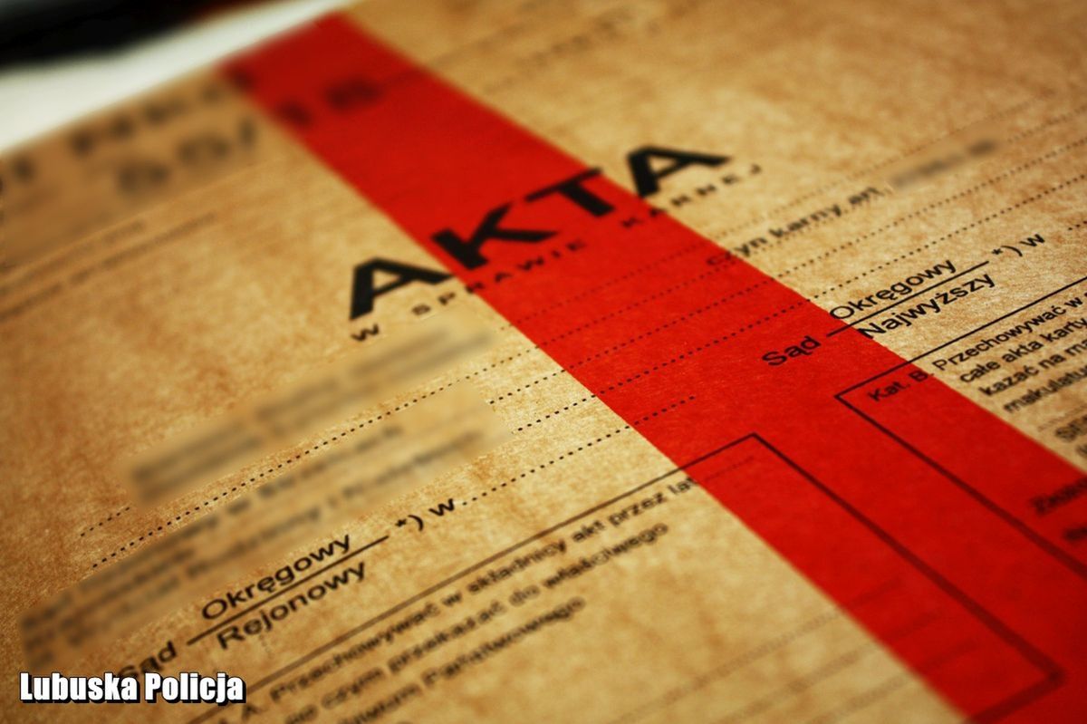 Areszt za groźby i nękanie policjantki. 47-latek zatrzymany w Ostrowcu Świętokrzyskim