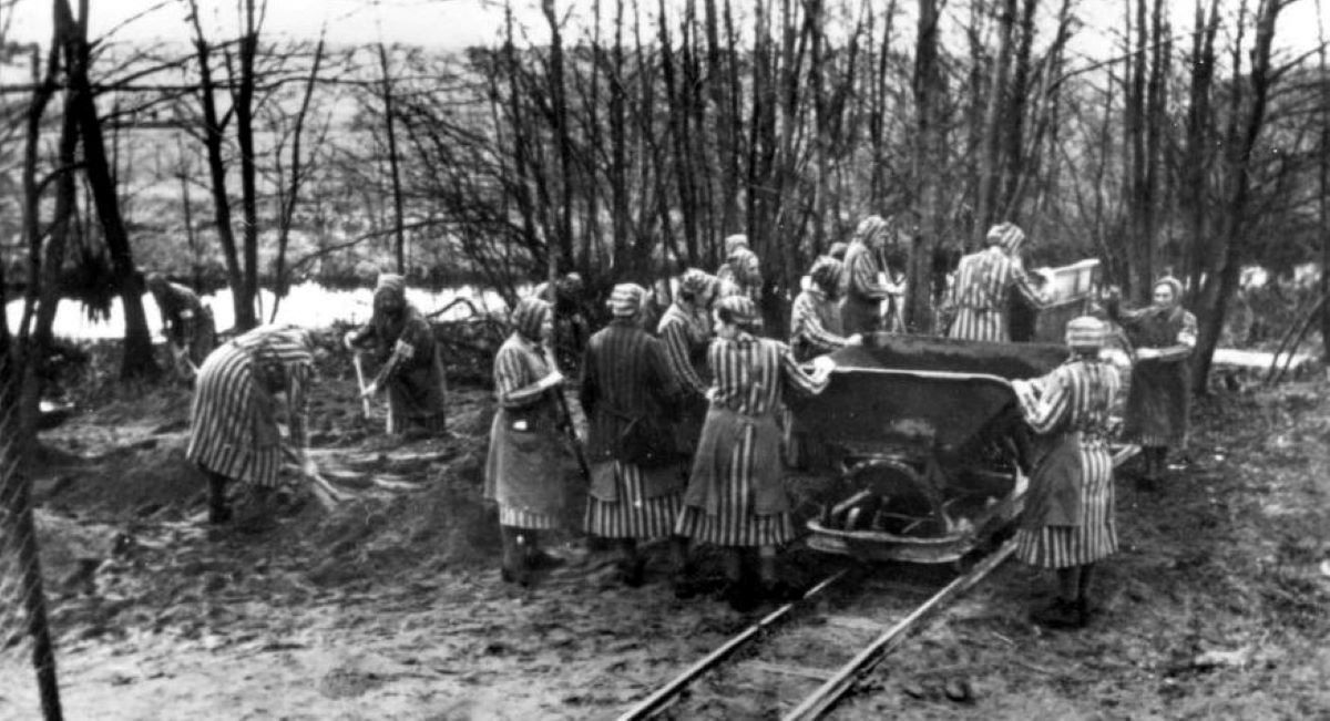 Dwie stuletnie damy. Wanda Półtawska i Joanna Muszkowska-Penson