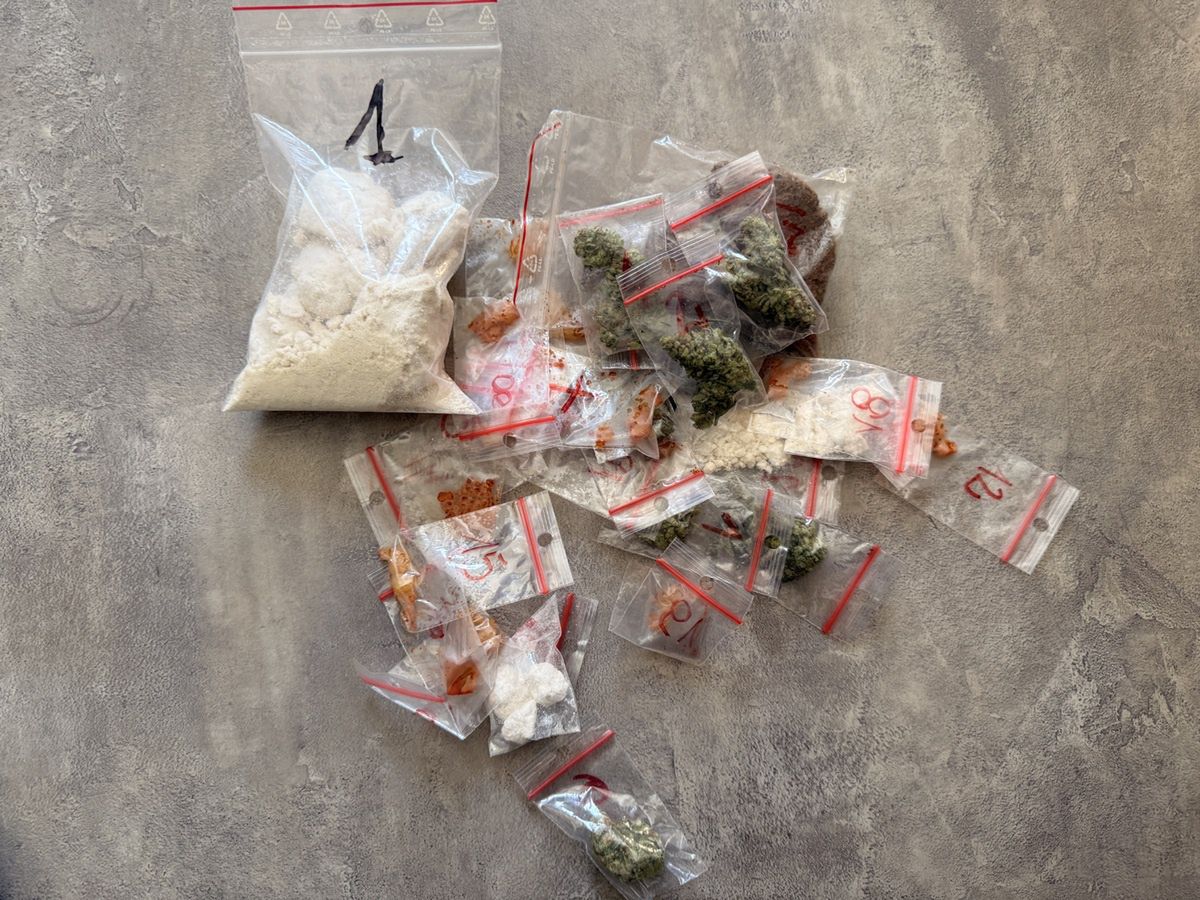 Pijany 33-latek zatrzymany w Sochaczewie. Narkotyki, próba łapówki i areszt