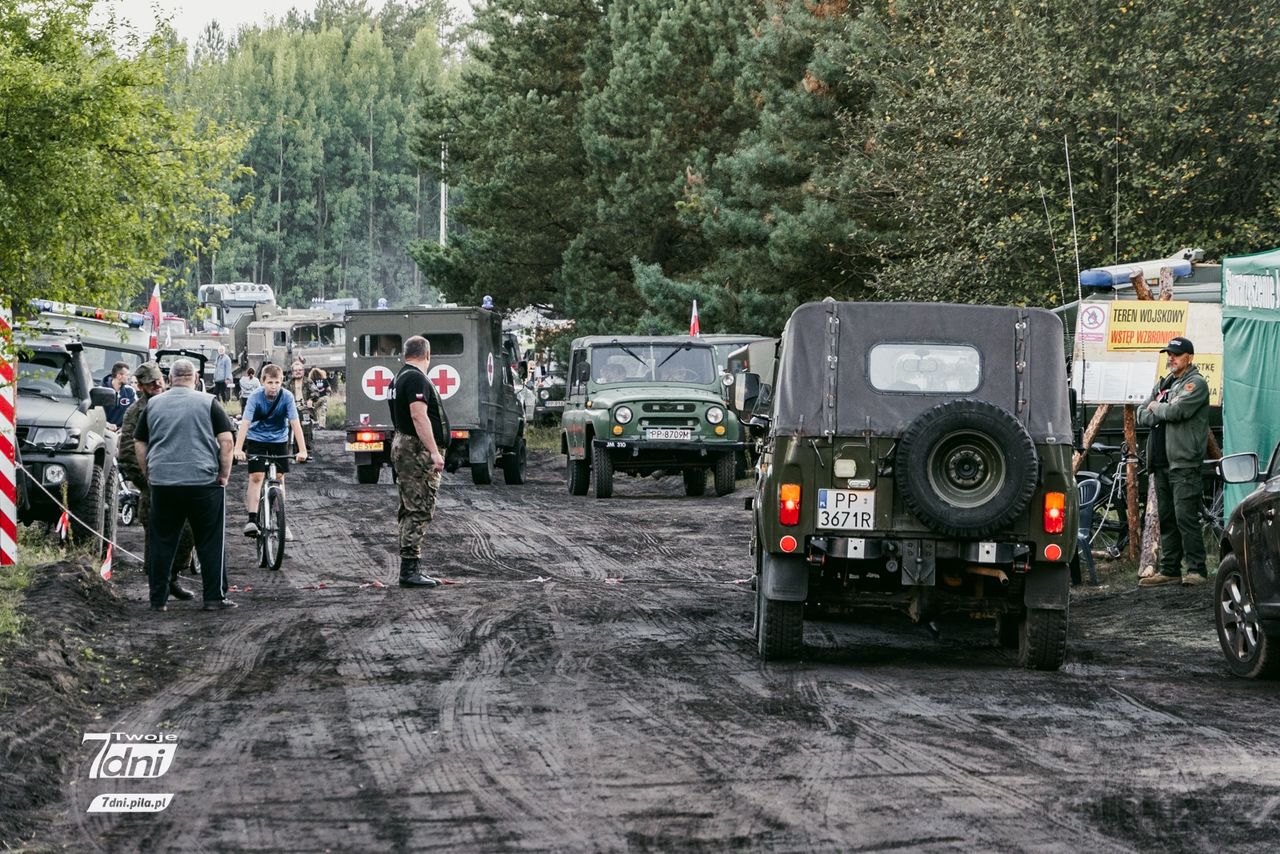 Zlot pasjonatów pojazdów militarnych "Pilskie Manewry"