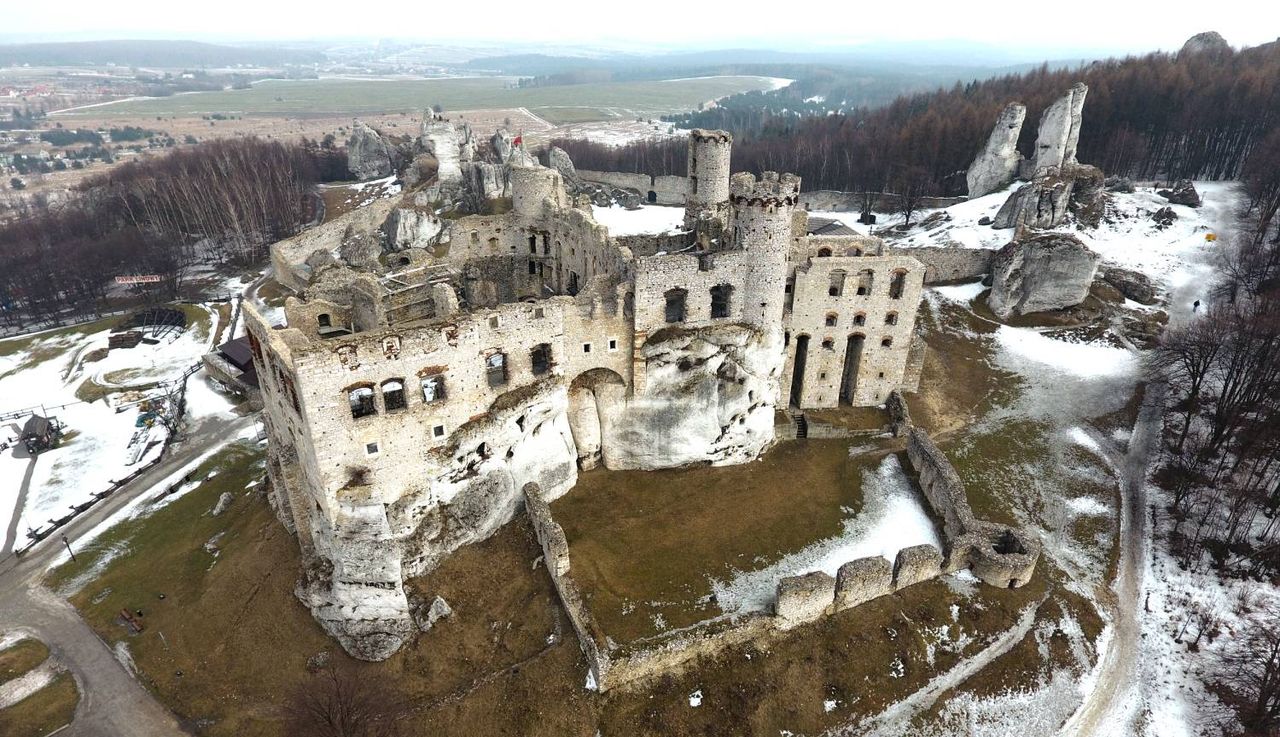 Zamek Ogrodzieniec – perła Jury Krakowsko-Częstochowskiej