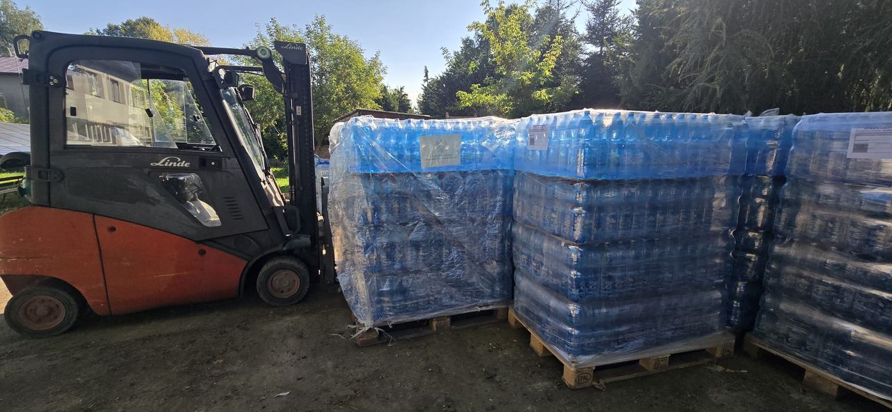 Nie mogą pić, kąpać się, a także poić nią zwierząt. Woda w ujęciu z Brudzenia Dużego i Siecienia nie nadaje się do spożycia!