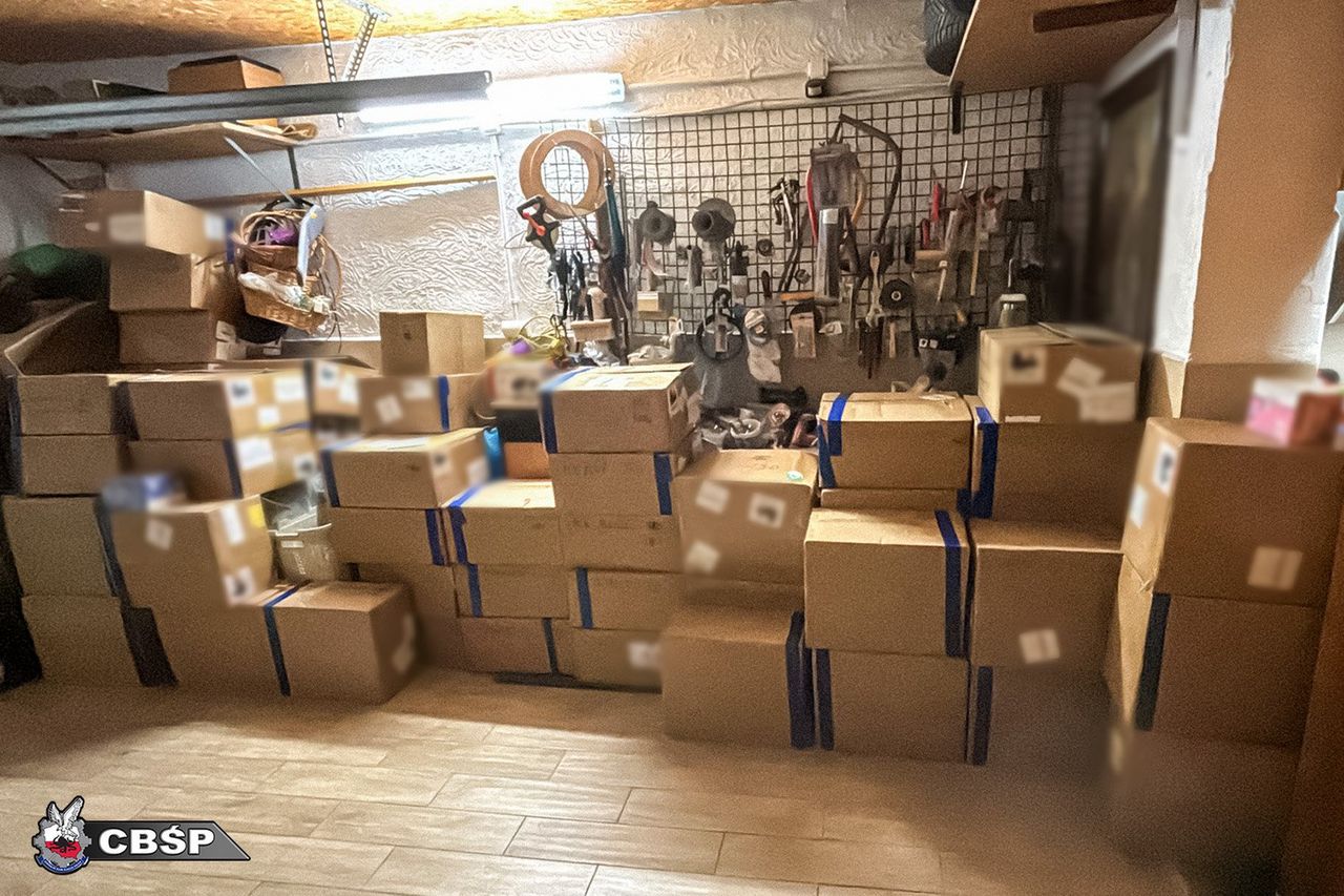 Milion nielegalnych e-papierosów na rynku. CBŚP rozbiło grupę, która mogła narazić państwo na milionowe straty