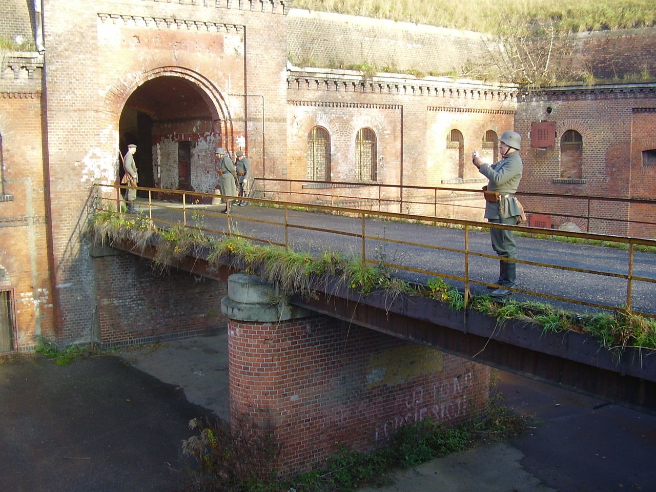 Pod ziemią historii. Zwiedzanie unikalnych Podziemi Fortu VI w Poznaniu