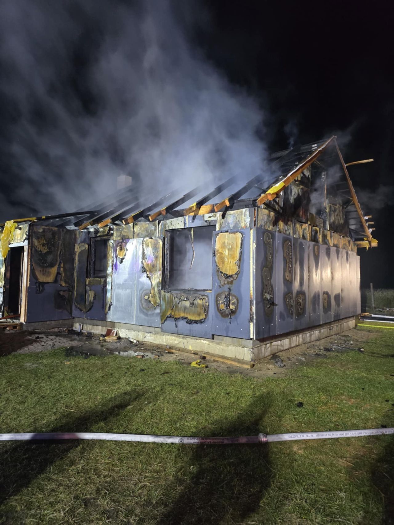 Pożar budynku na terenie budowy w miejscowości Sendeń Duży