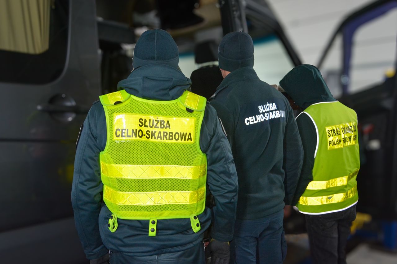 "60 kg haszyszu w skrytce busa". Rumun chciał przemycić narkotyki warte ponad 3 miliony złotych przez polską granicę