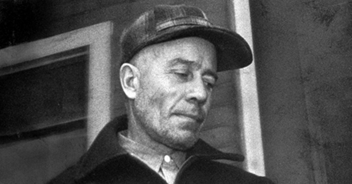 Ed Gein. Morderca, który nocami grzebał w grobach