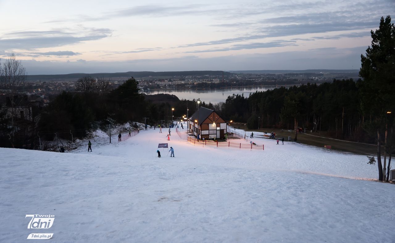 W Chodzieży ruszył stok narciarski - miłośnicy białego szaleństwa czekali długo!