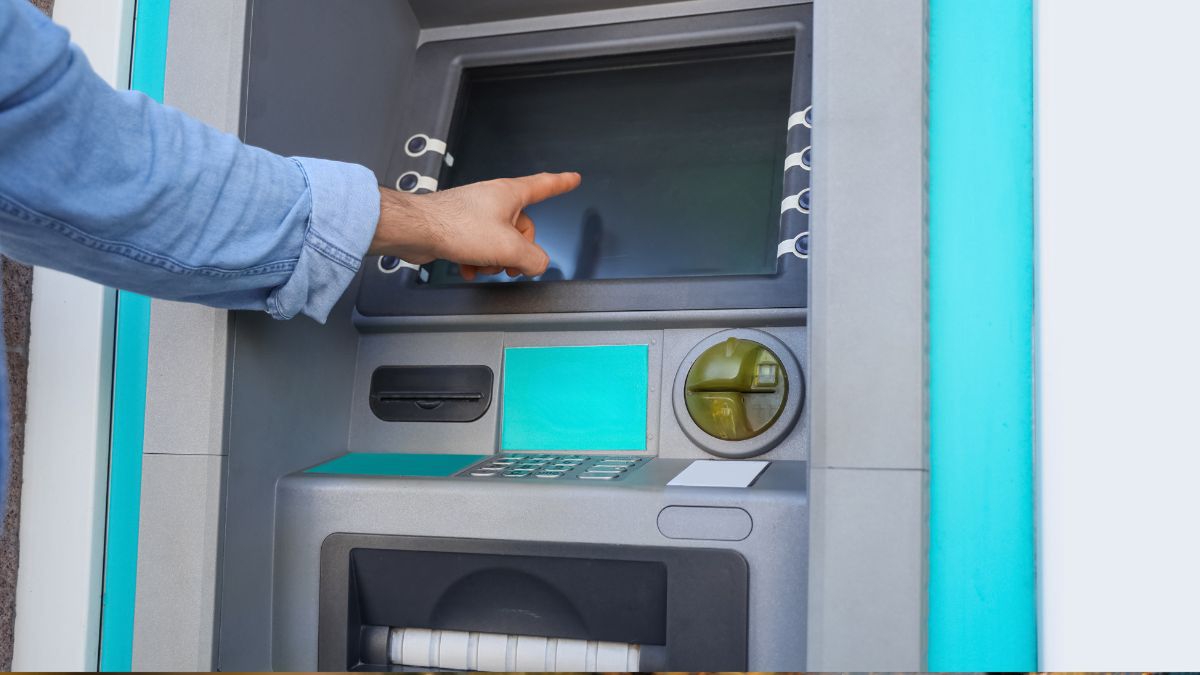 Afera bankomatowa w Polsce! Klienci Santandera tracili tysiące złotych z kont