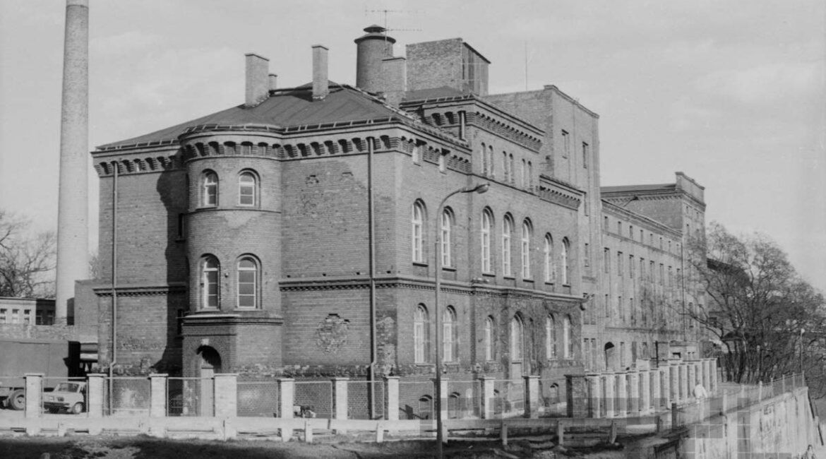 Z fabryki piwa w butikowy hotel. Historia budynku, w którym działa dziś Blow Up Hall 5050 w Starym Browarze