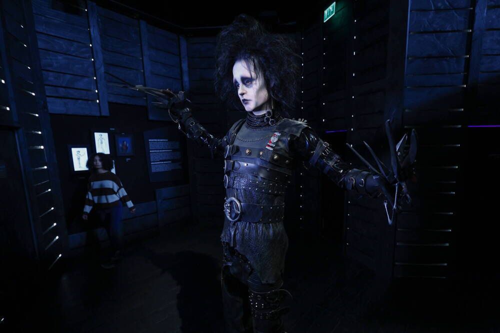 Od dziwaka z Burbank po wizjonera Hollywood – 35 lat temu Tim Burton nakręcił "Edwarda Nożycorękiego"