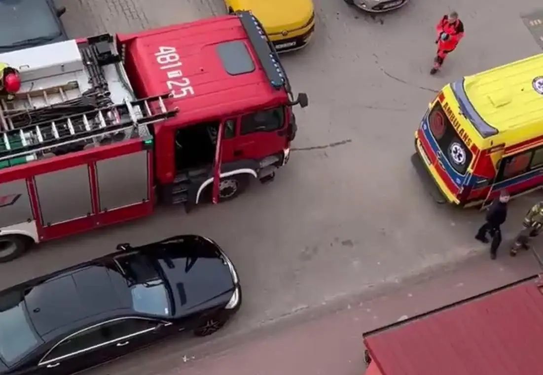 Dramat w Skarżysku-Kamiennej. 18-latka wyskoczyła z ósmego piętra wieżowca